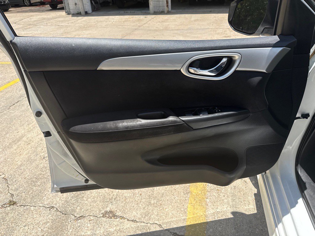 2015 Nissan Sentra Image 10