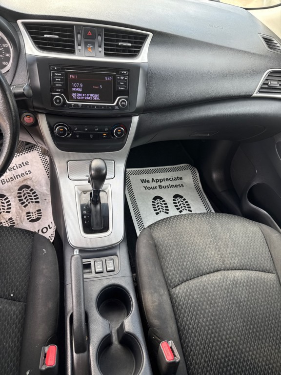 2015 Nissan Sentra Image 16