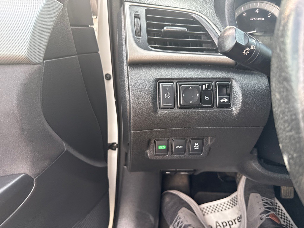 2015 Nissan Sentra Image 18