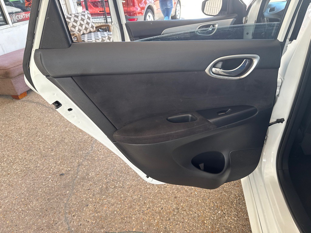 2015 Nissan Sentra Image 21