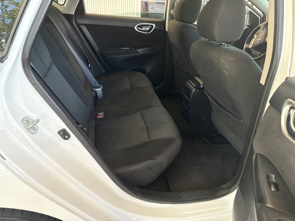 2015 Nissan Sentra Image 23