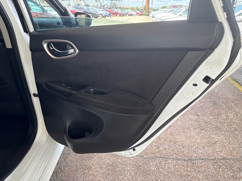 2015 Nissan Sentra Image 24