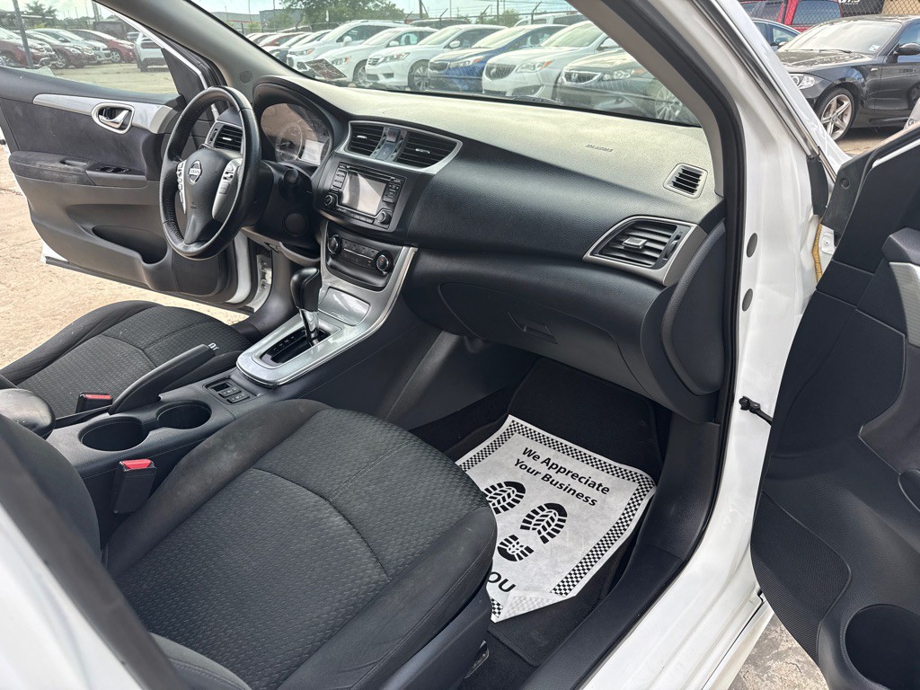 2015 Nissan Sentra Image 28