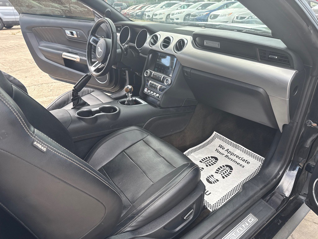 2018 Ford Mustang Image 24