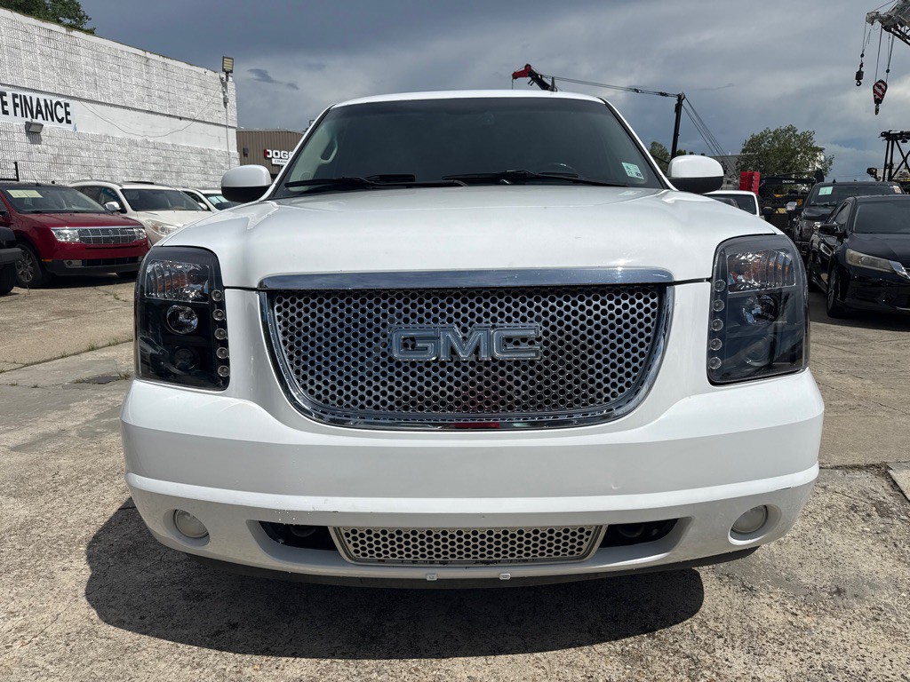2008 GMC Yukon Image 3