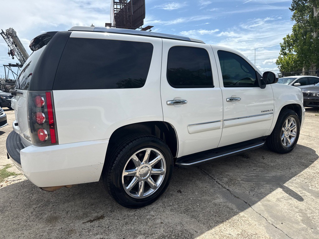 2008 GMC Yukon Image 6