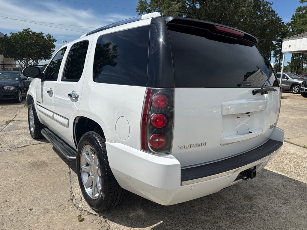 2008 GMC Yukon Image 8