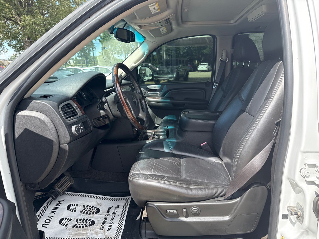 2008 GMC Yukon Image 10