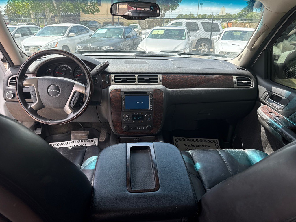 2008 GMC Yukon Image 12