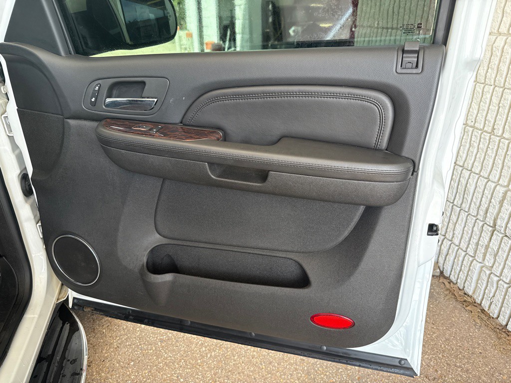 2008 GMC Yukon Image 33