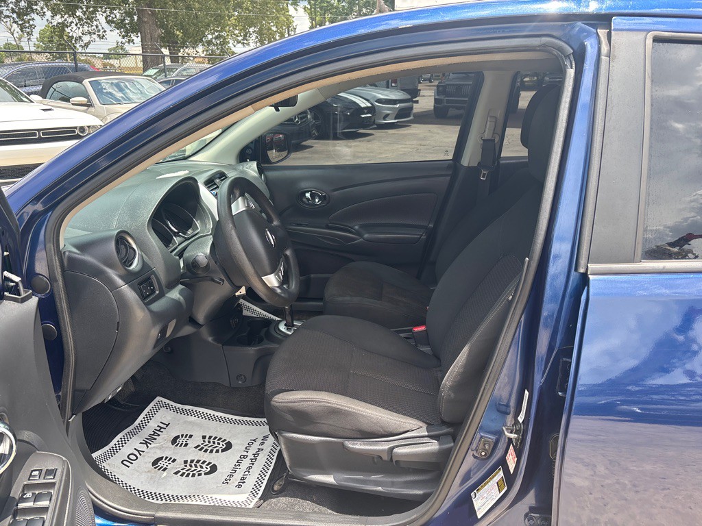 2019 Nissan Versa Image 7