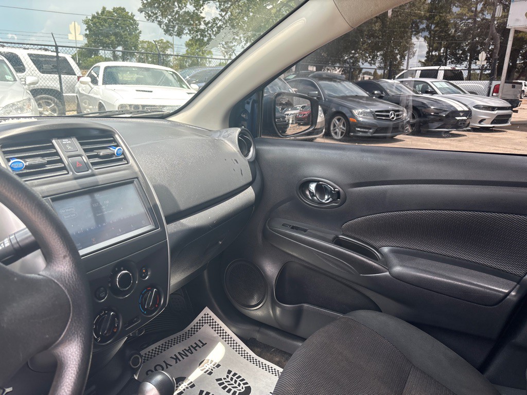 2019 Nissan Versa Image 8