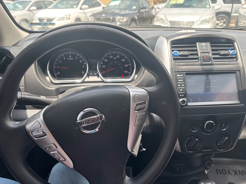 2019 Nissan Versa Image 10