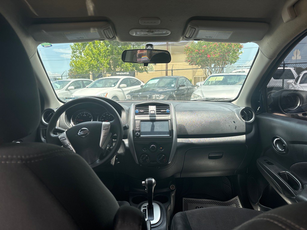 2019 Nissan Versa Image 16