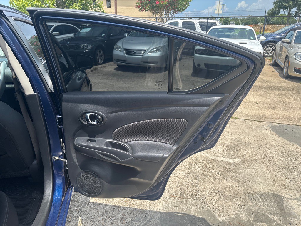 2019 Nissan Versa Image 21