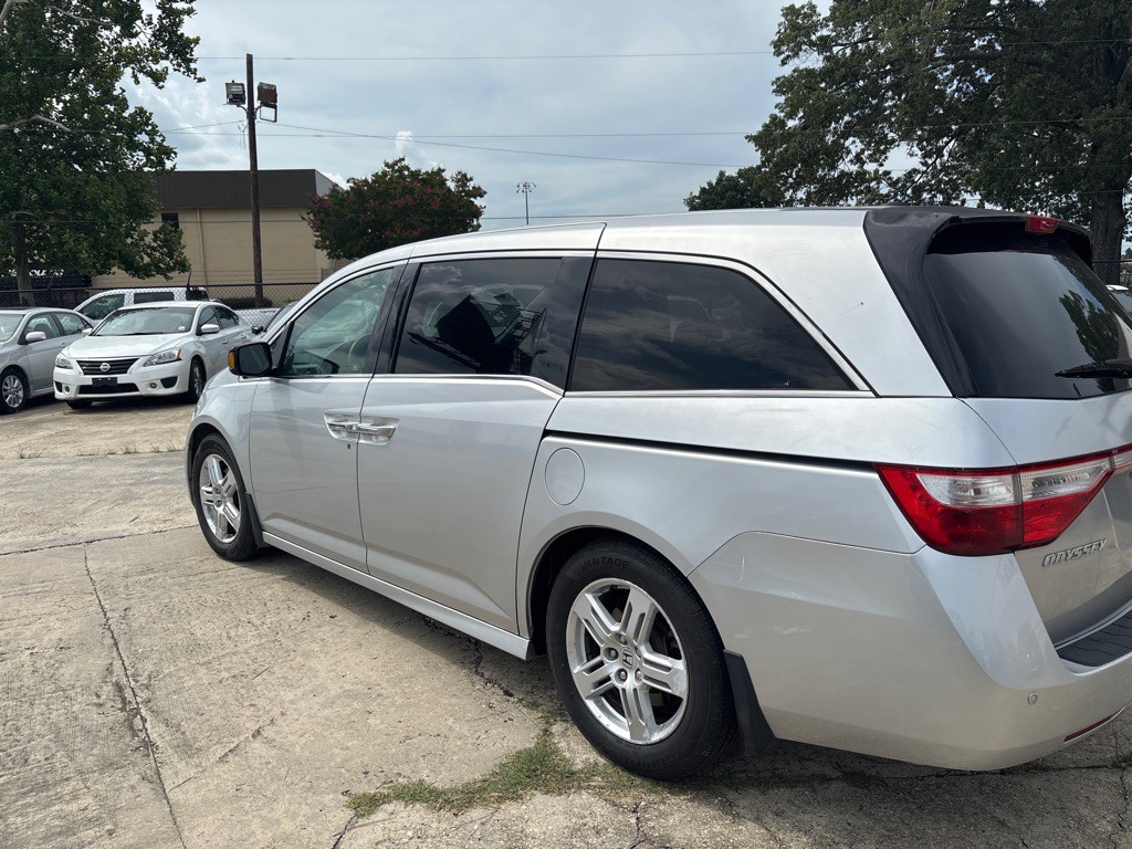 2011 Honda Odyssey Image 3