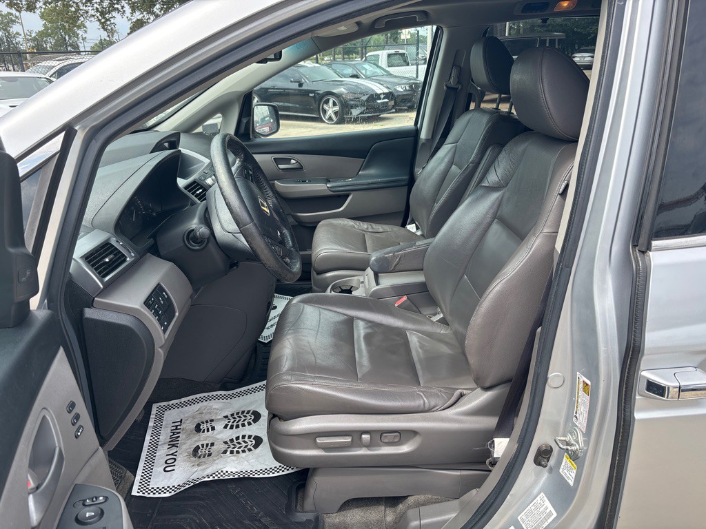 2011 Honda Odyssey Image 8