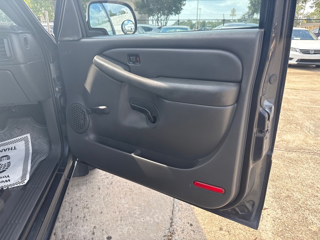 2003 Chevrolet Silverado 1500 Image 17