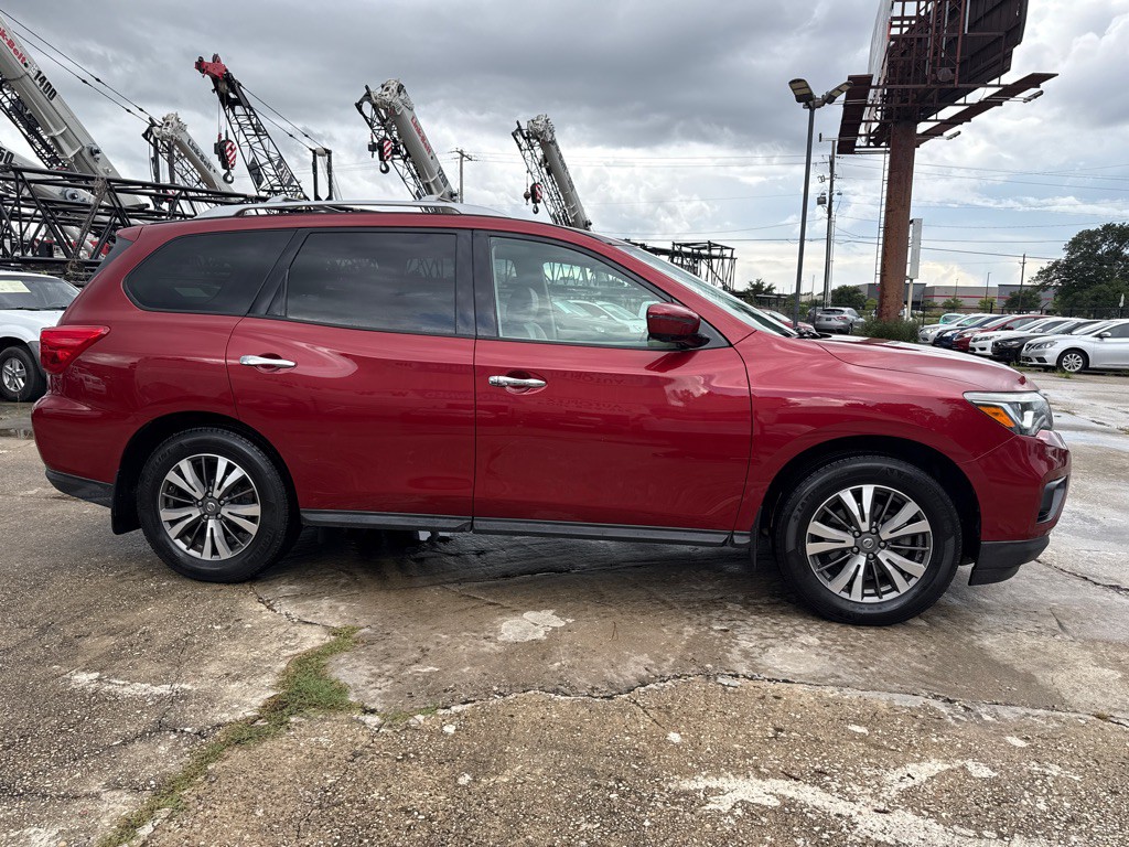 2017 Nissan Pathfinder Image 5