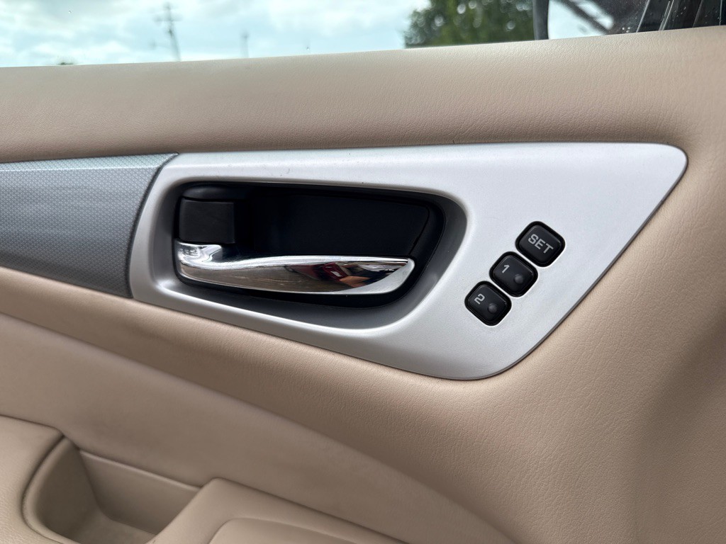 2017 Nissan Pathfinder Image 22