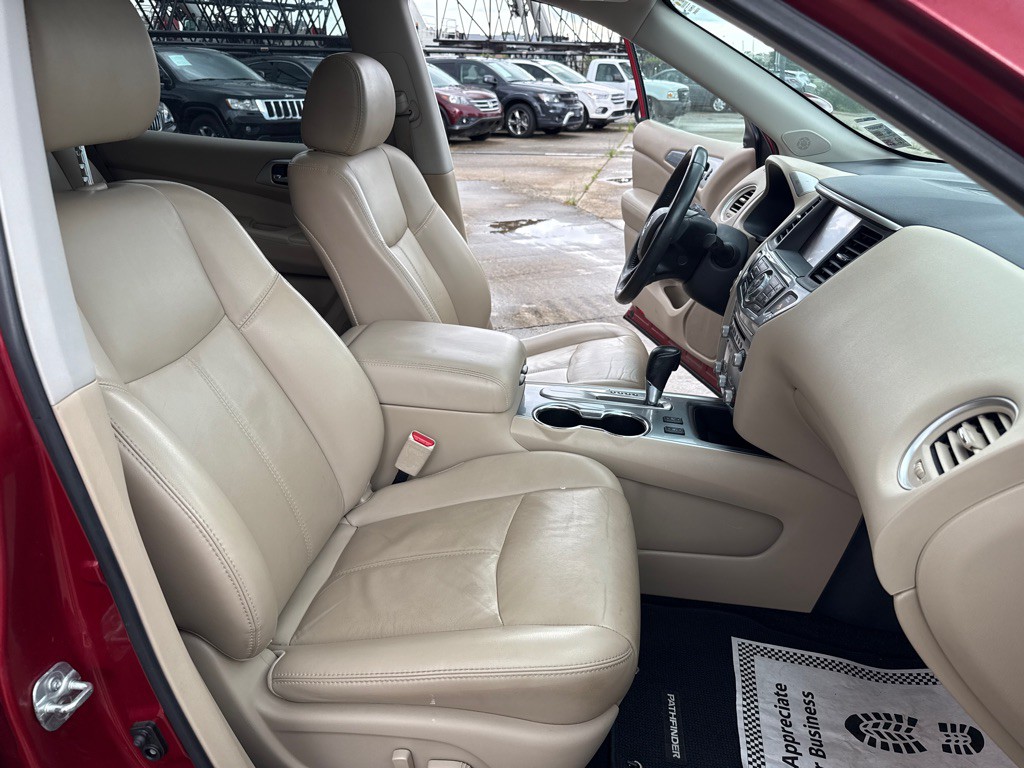 2017 Nissan Pathfinder Image 29