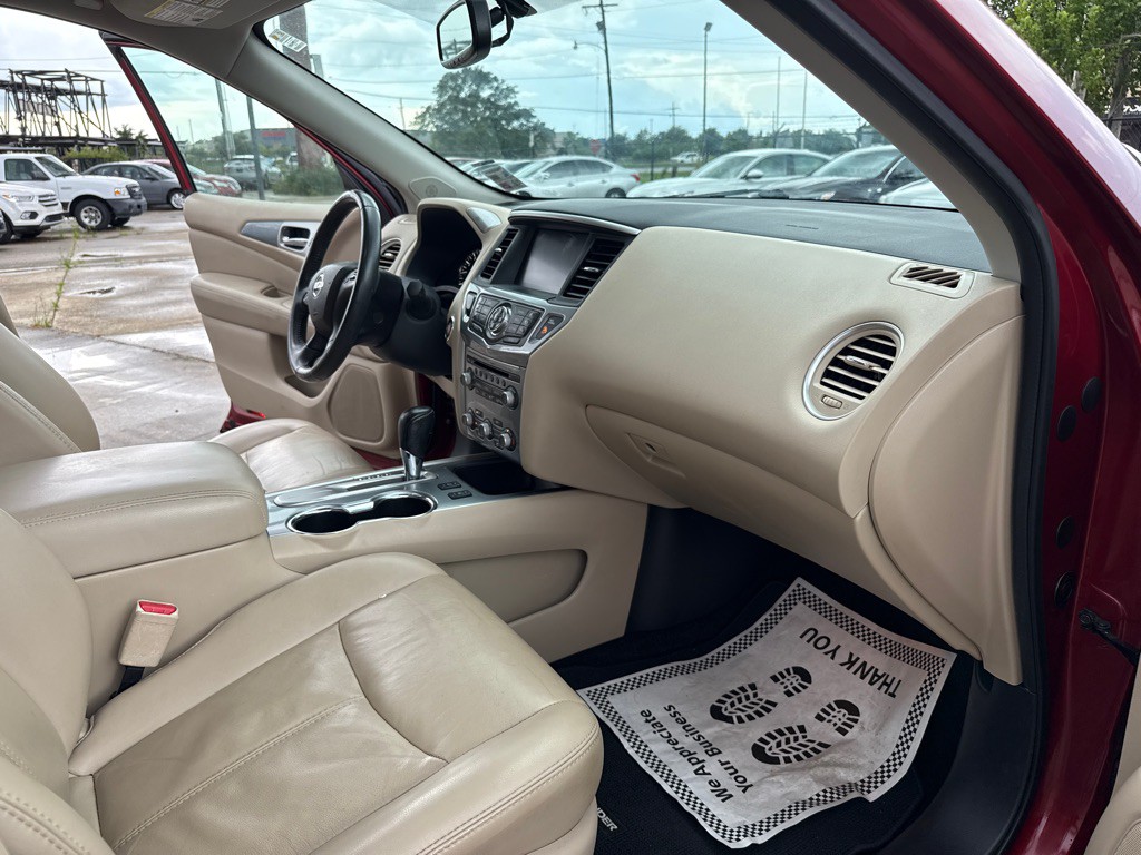 2017 Nissan Pathfinder Image 30