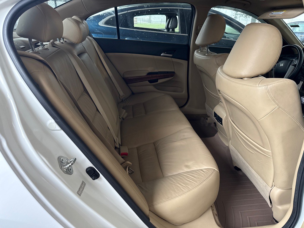 2011 Honda Accord Image 24