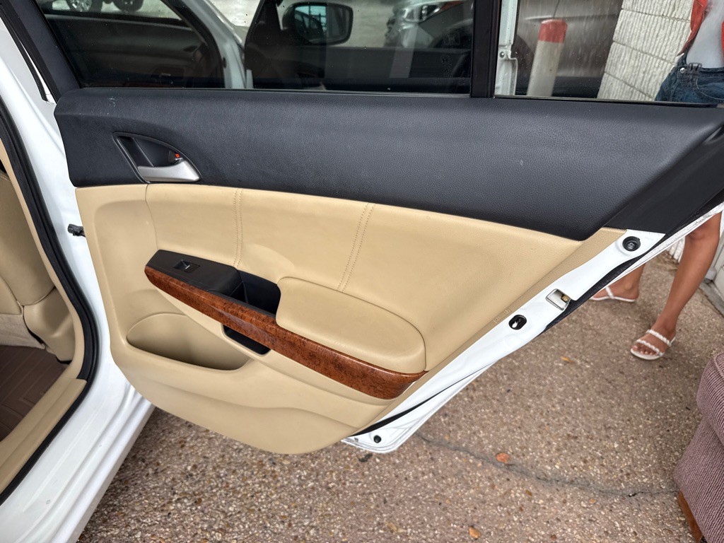 2011 Honda Accord Image 25