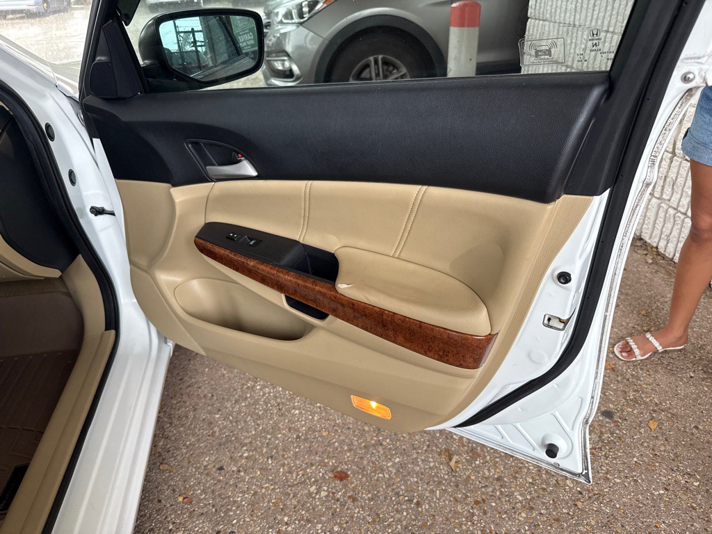 2011 Honda Accord Image 28