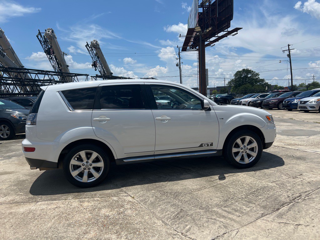 2011 Mitsubishi Outlander Image 6