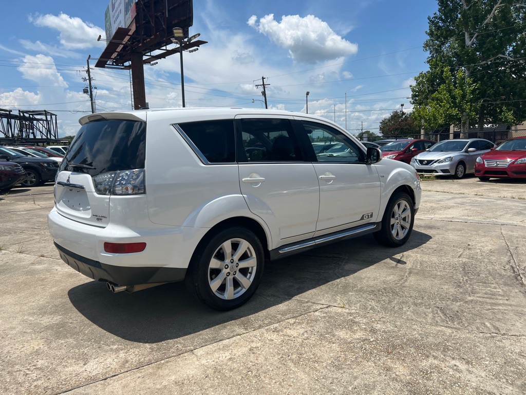 2011 Mitsubishi Outlander Image 7