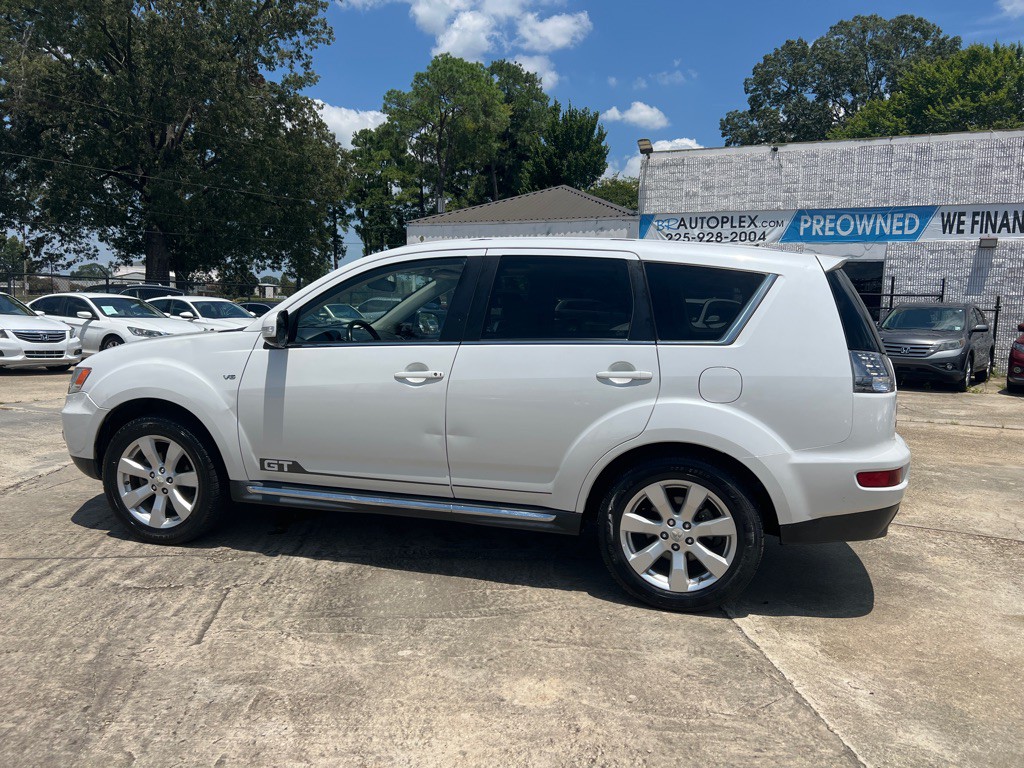 2011 Mitsubishi Outlander Image 12