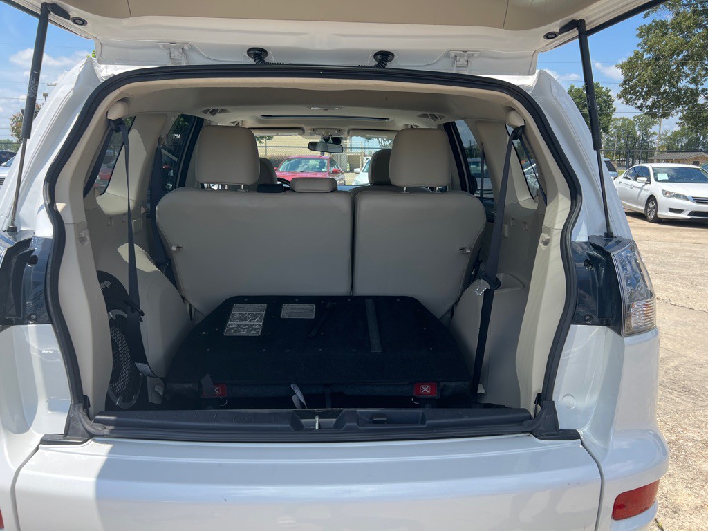 2011 Mitsubishi Outlander Image 26