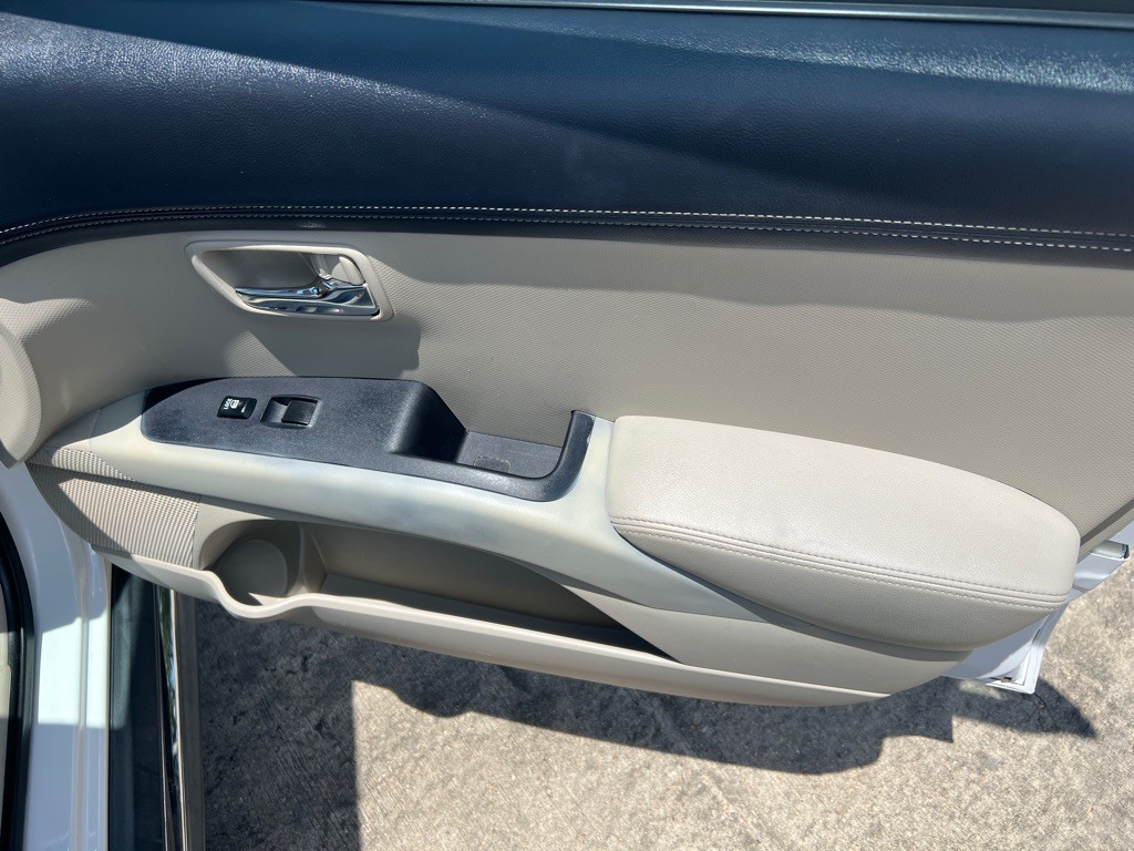 2011 Mitsubishi Outlander Image 31