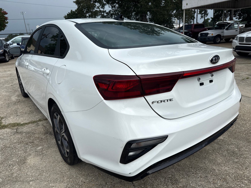 2021 Kia Forte Image 8