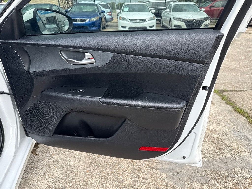 2021 Kia Forte Image 29