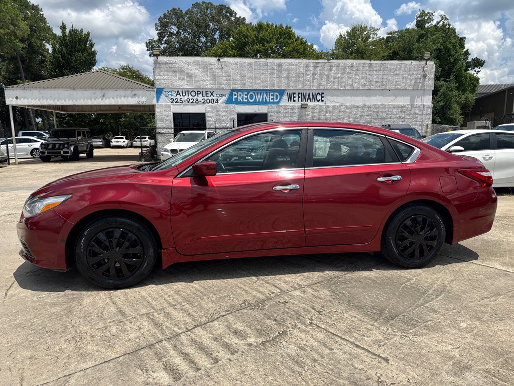 2017 Nissan Altima Image 1
