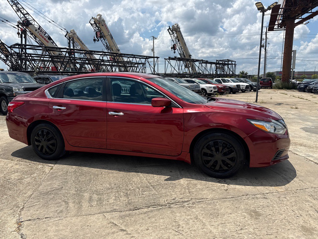 2017 Nissan Altima Image 5