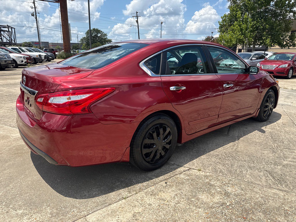2017 Nissan Altima Image 6