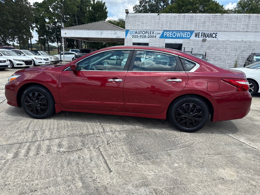 2017 Nissan Altima Image 9