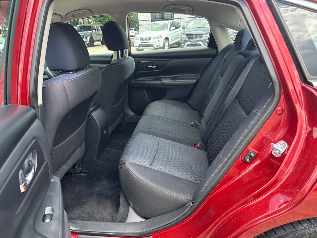 2017 Nissan Altima Image 11