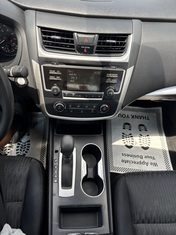2017 Nissan Altima Image 16