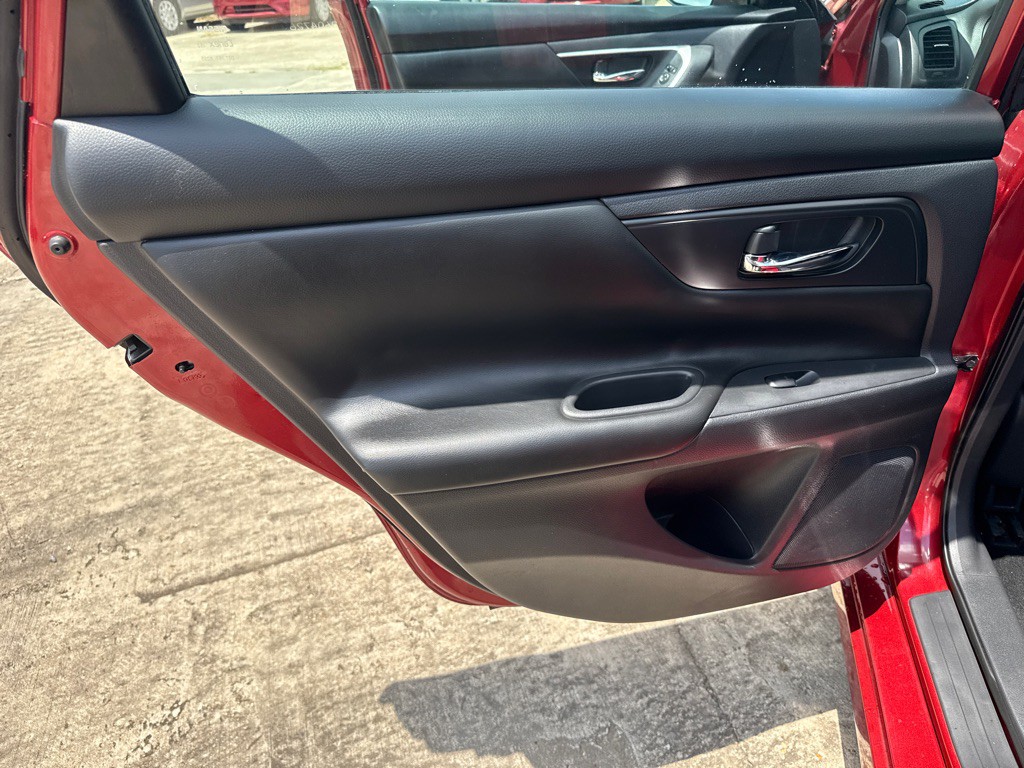 2017 Nissan Altima Image 21