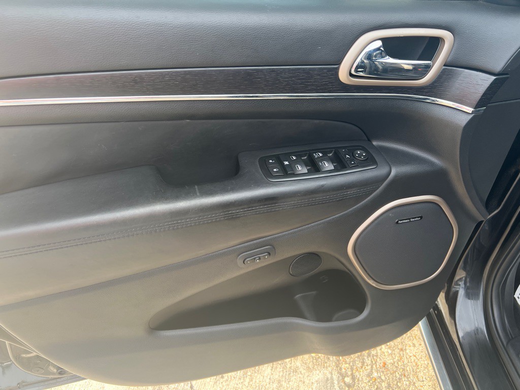 2015 Jeep Grand Cherokee Image 24