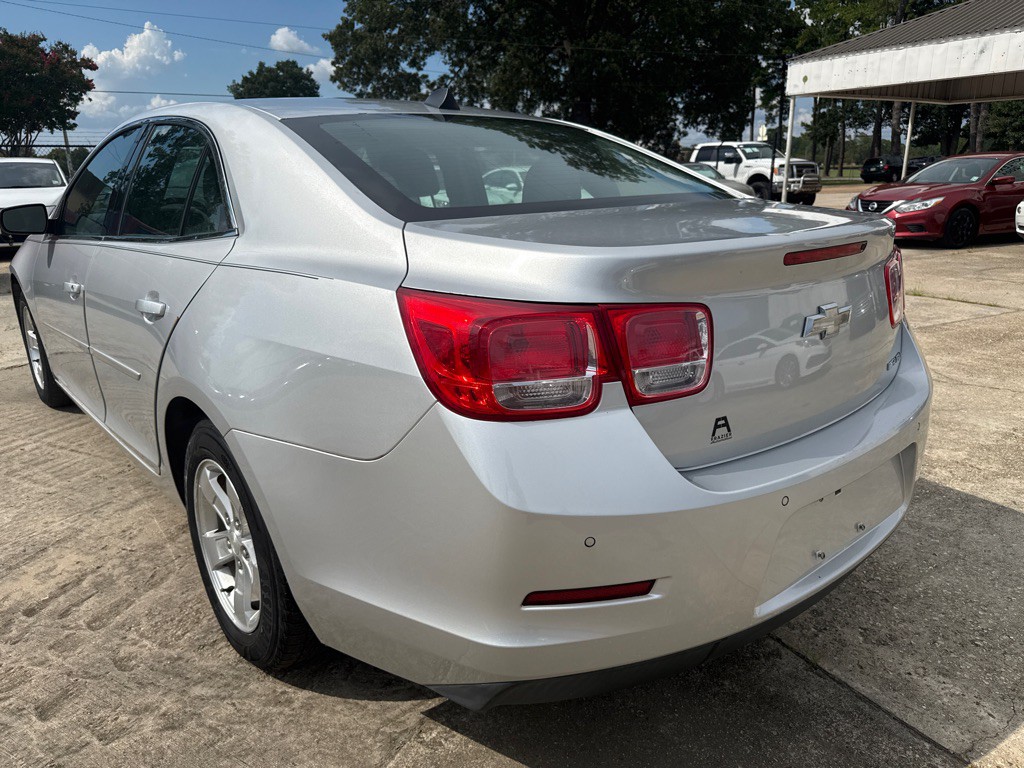 2013 Chevrolet Malibu Image 8