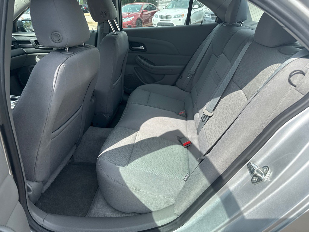 2013 Chevrolet Malibu Image 11