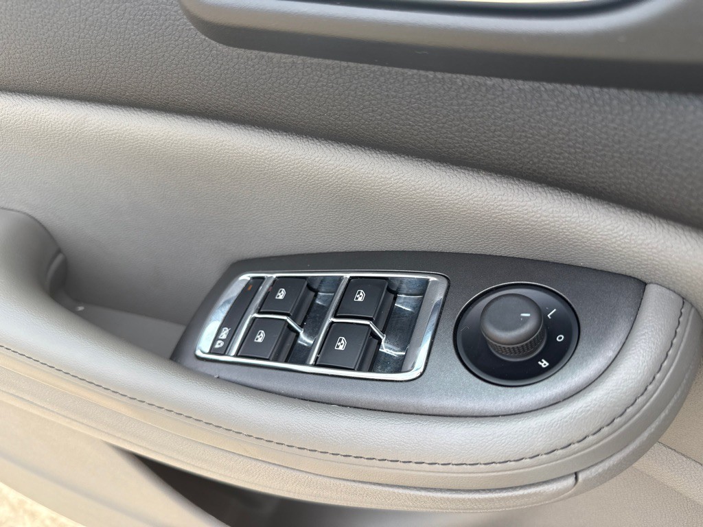 2013 Chevrolet Malibu Image 21