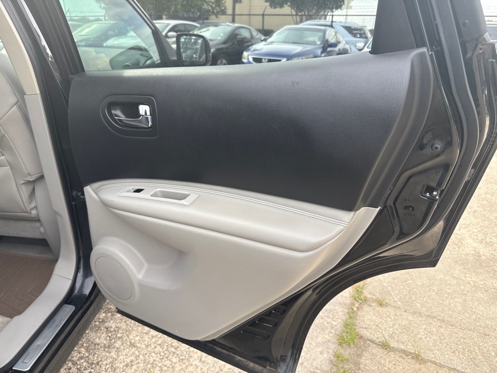2012 Nissan Rogue Image 24