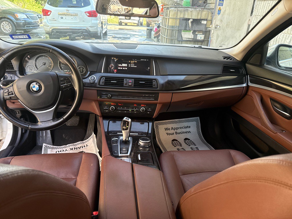 2015 BMW 5 Series Image 16