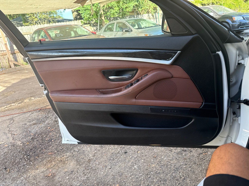 2015 BMW 5 Series Image 23